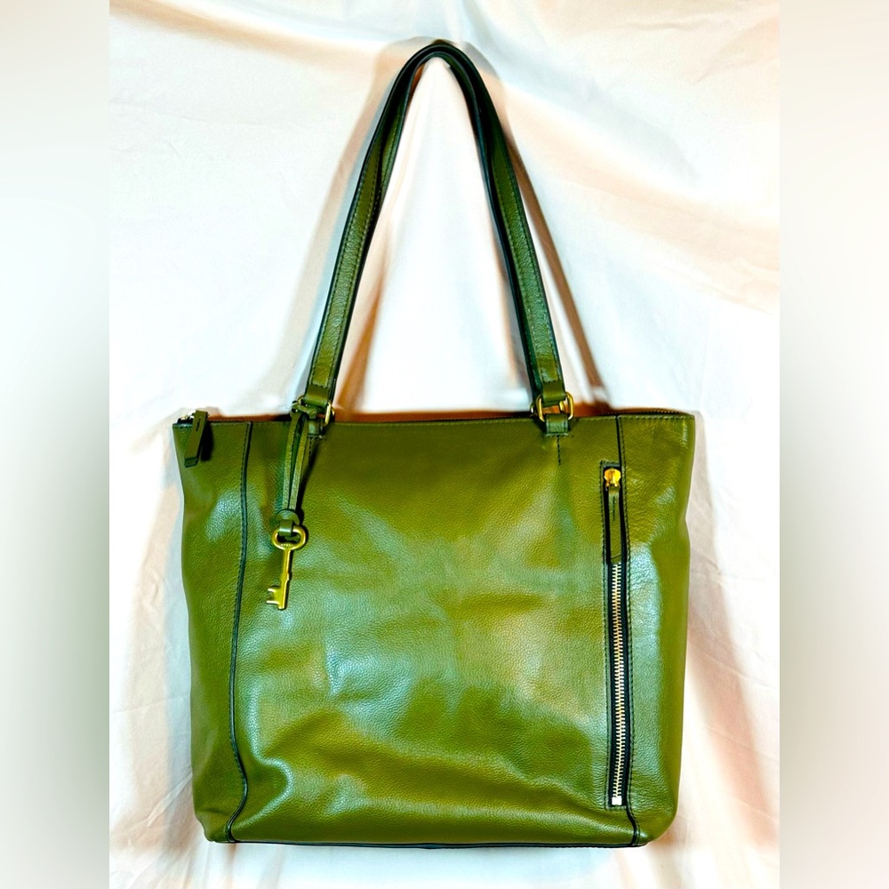 Fossil Tara Shopper Tote in Green Moss